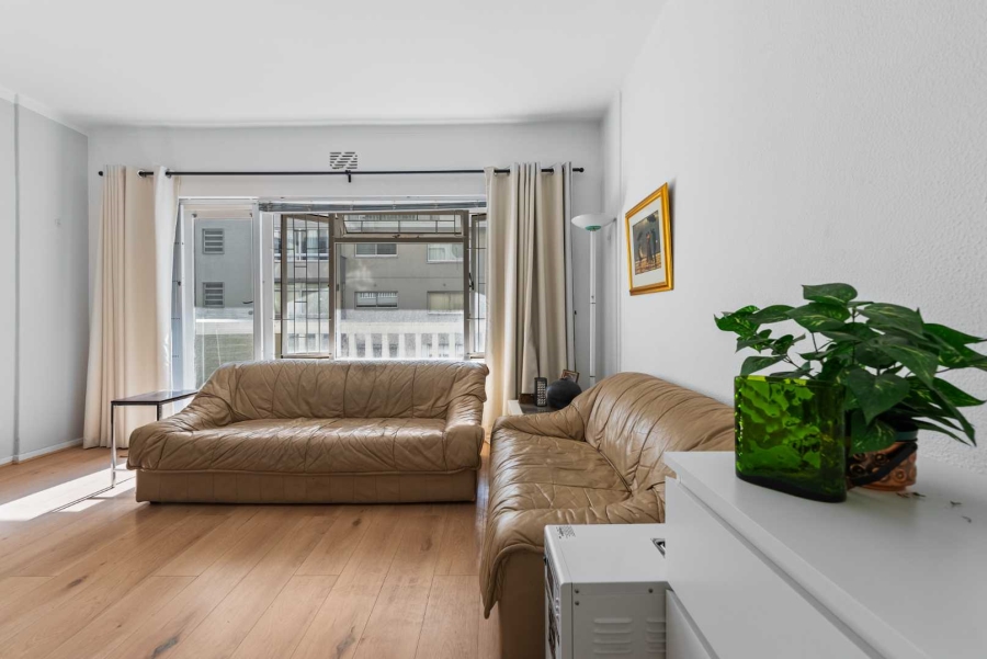 To Let 1 Bedroom Property for Rent in Sea Point Western Cape